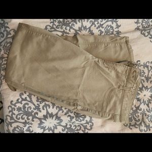 Size 11 high rise jegging.